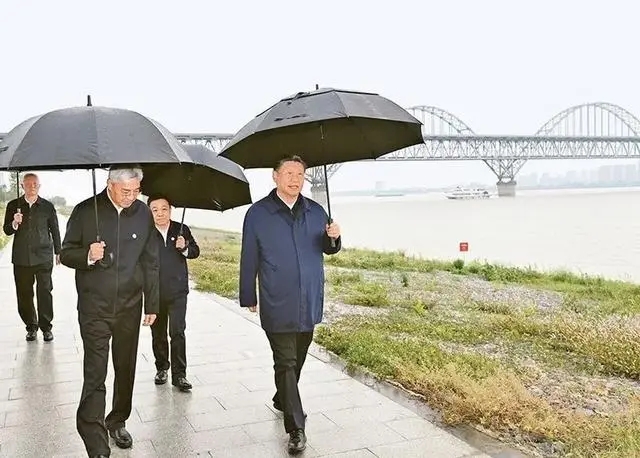 習近平：推進生態文明建設需要處理好幾個重大關系